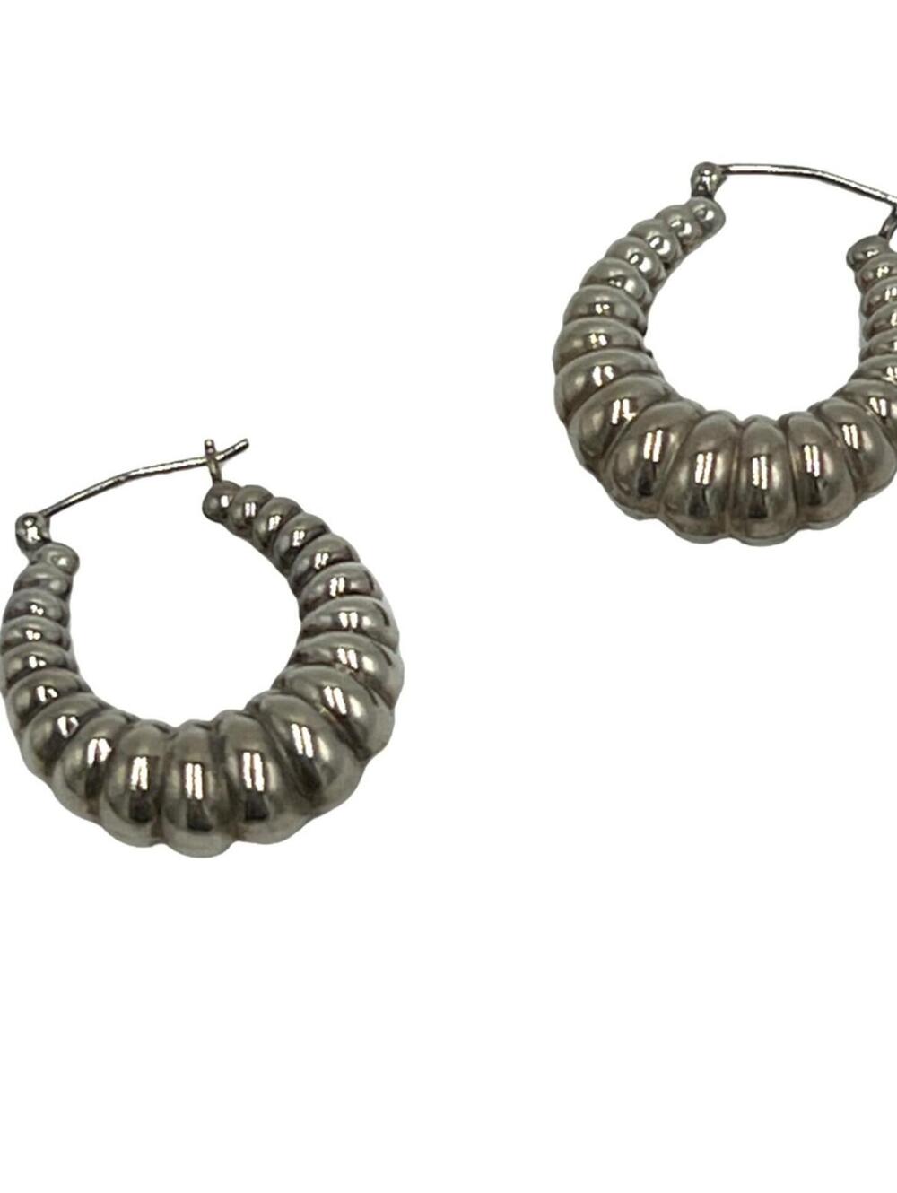 925 M Sterling Silver Ribbed Hoop Earrings